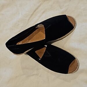 NWOB Tom's Peep Toe Suede Espadrilles size 10